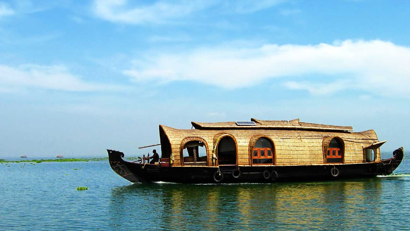 Enjoy Houseboats in Kumarakom