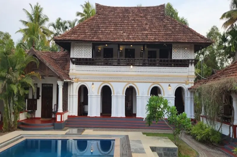 KUMARAKOM THARAVADU HERITAGE HOTEL